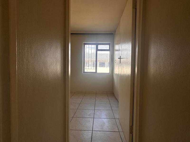 To Let 2 Bedroom Property for Rent in Strand Central Western Cape